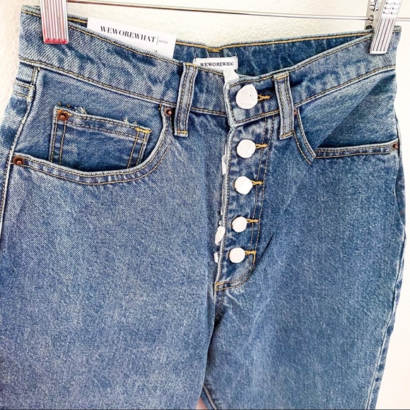 SOLD ON CURTSY - Picture 5 of 9